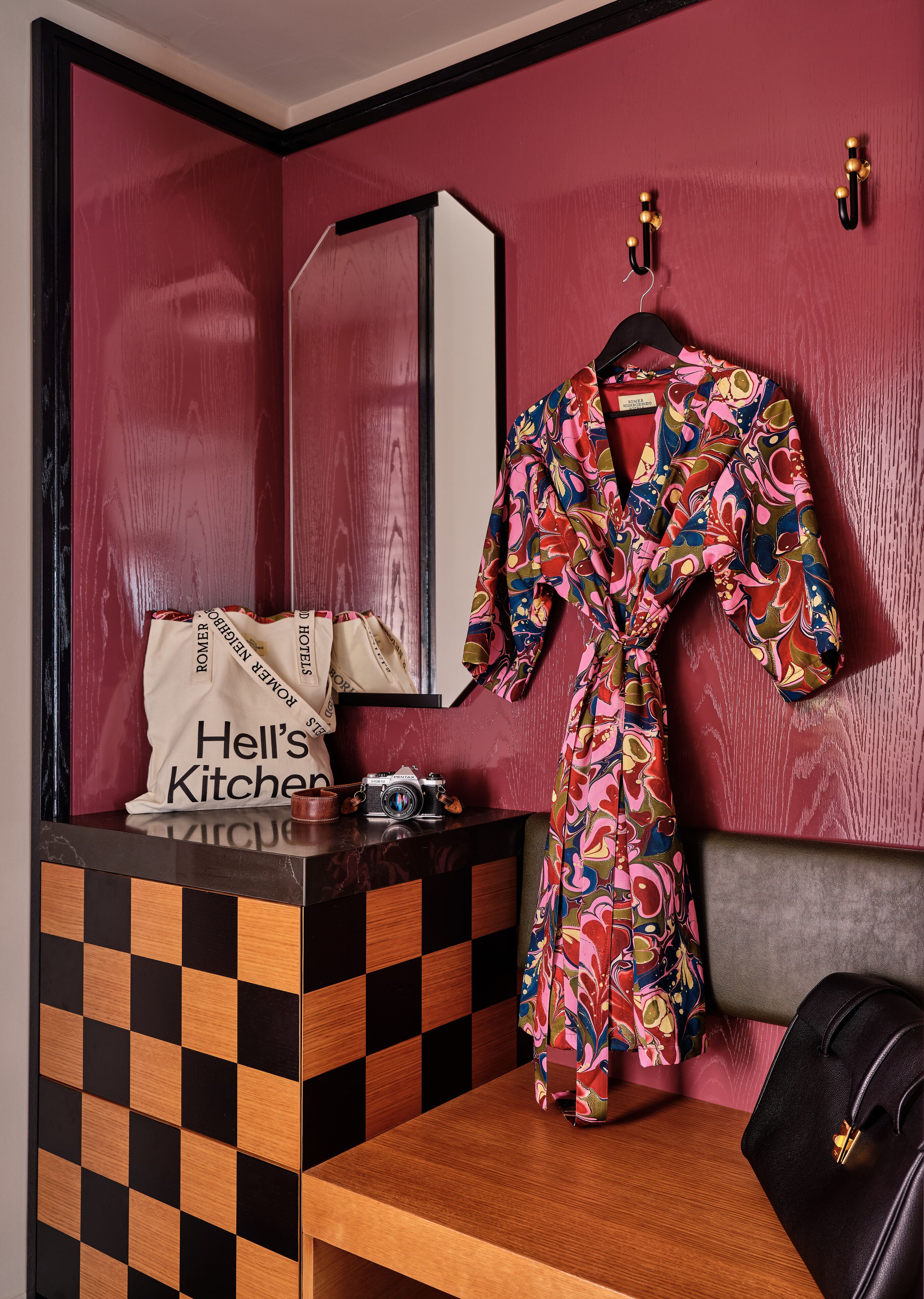 hypo-allergenic bedding, in-room safe, laptop workspace