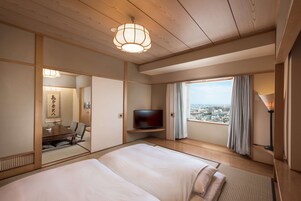 Tatami Styled Family Suite | In-room safe, blackout drapes, soundproofing, free cribs/infant beds