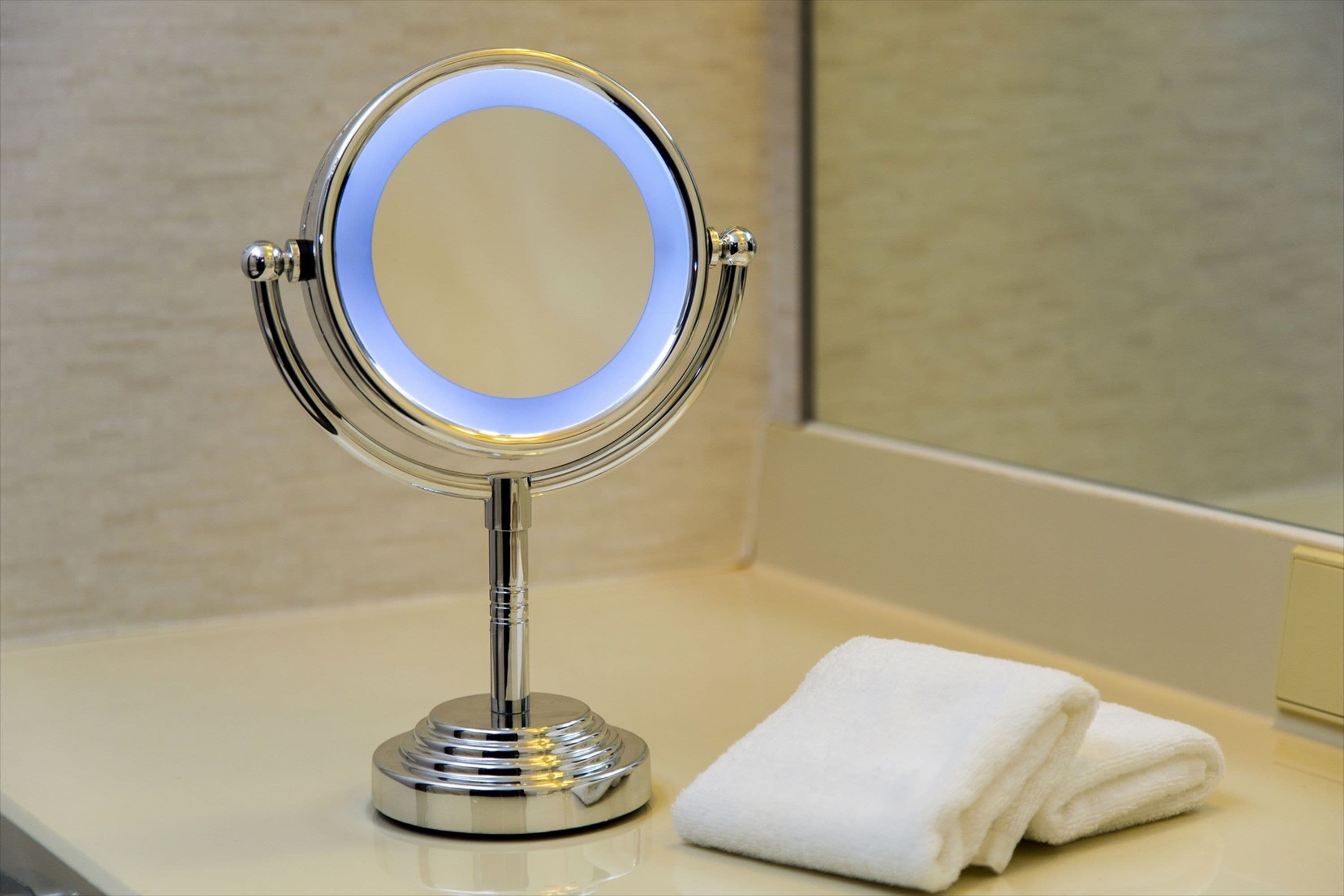 combined shower/bathtub, free toiletries, hair dryer, slippers