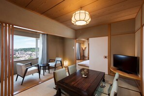 Tatami Styled Family Suite - DoubleTree by Hilton Naha Shuri Castle (Naha)
