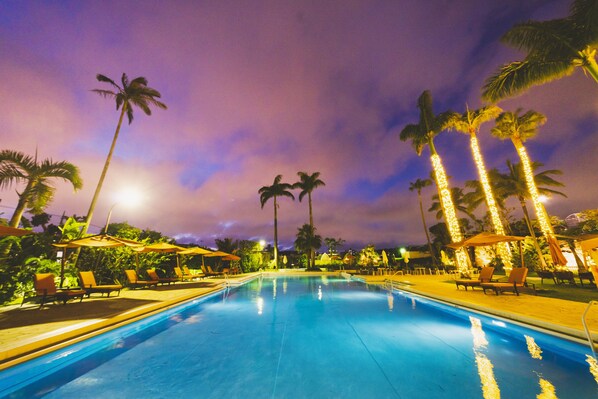 2 kolam renang outdoor