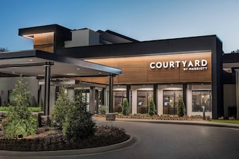 Hotel Exterior at Courtyard by Marriott Atlanta Perimeter Center