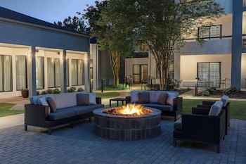 Patio, balcany or terrace at Courtyard by Marriott Atlanta Perimeter Center