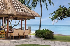 Sports bar, garden views, open daily