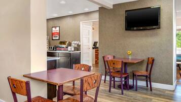 Desayuno buffet incluido todos los días