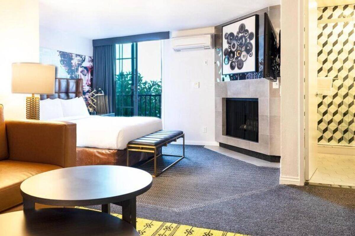 Deluxe Queen Suite | Egyptian cotton sheets, premium bedding, pillowtop beds, in-room safe