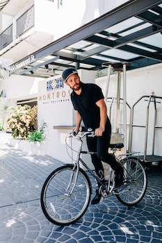 Bicycling at Montrose at Beverly Hills