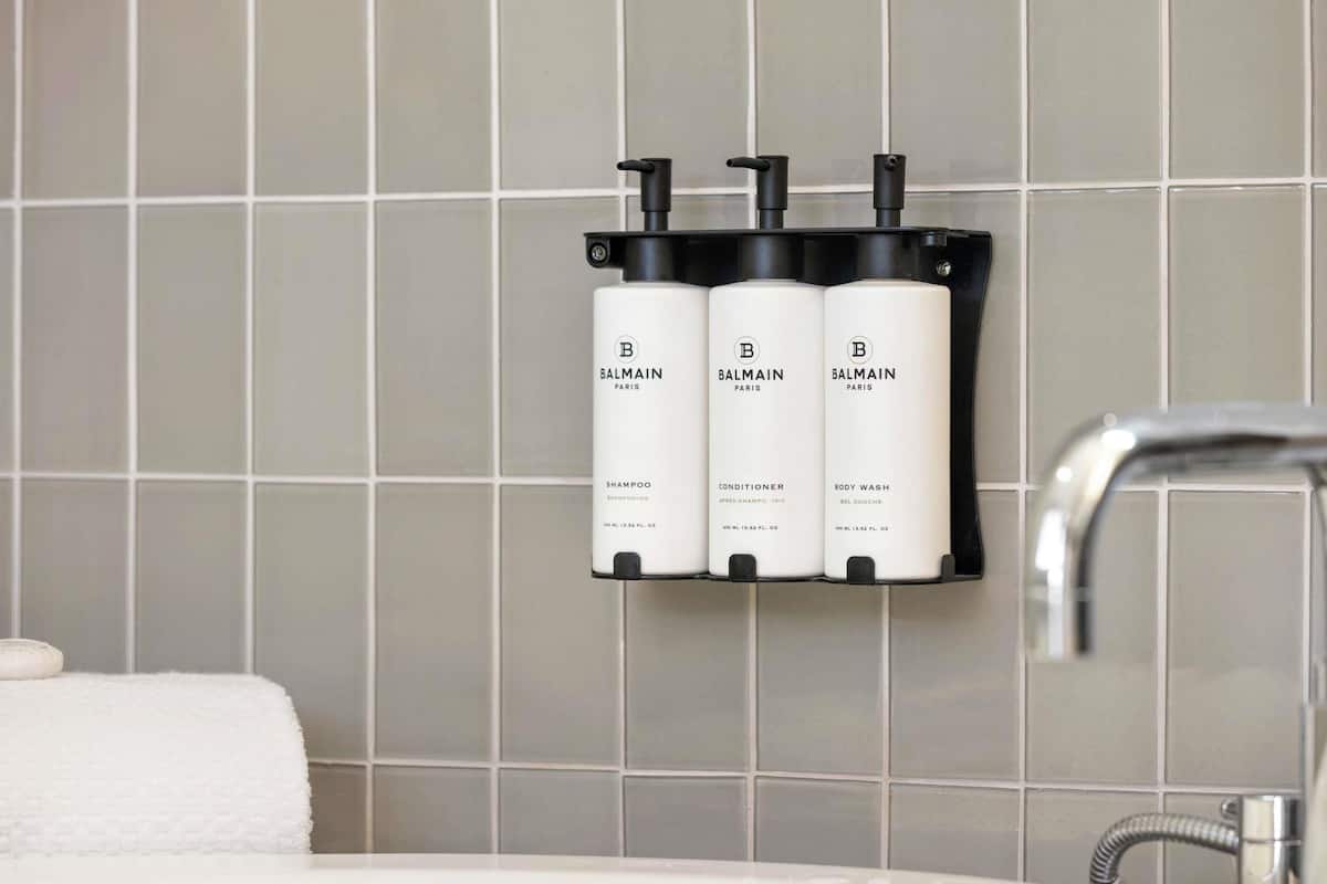 1 Schlafzimmer, hochwertige Bettwaren, Daunenbettdecken, Minibar