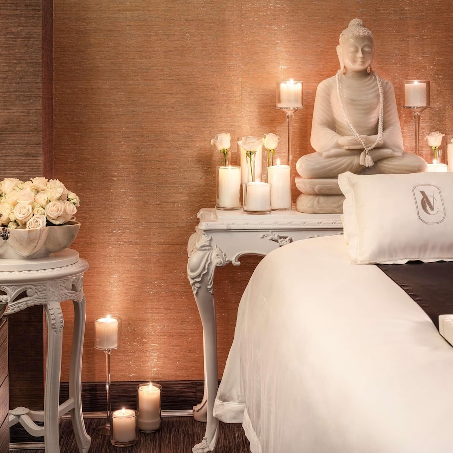 Couples treatment rooms, sauna, hot tub, steam room, body treatments