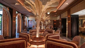 Cocktail bar
