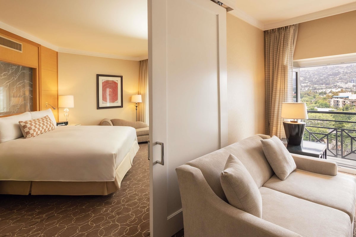 Suite, 1 King Bed (Hollywood Hills View) | 1 bedroom, premium bedding, down comforters, minibar