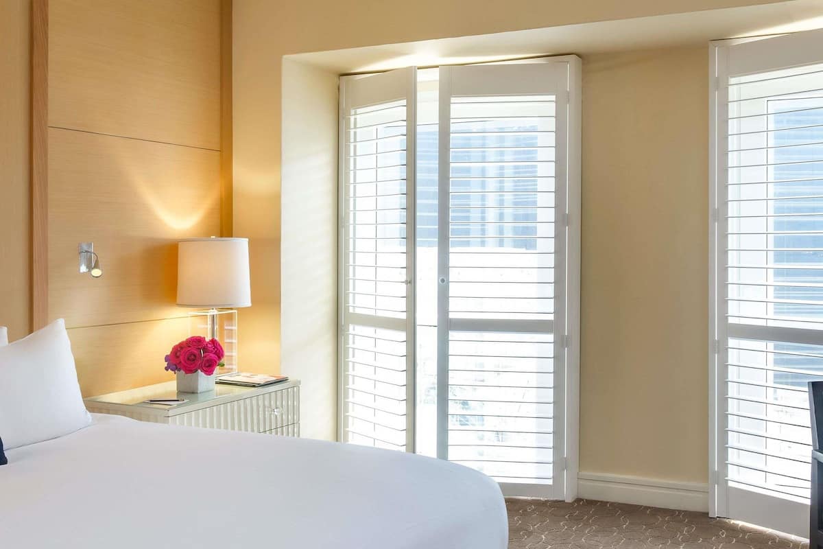 Superior Room, 1 King Bed | 1 bedroom, premium bedding, down comforters, minibar