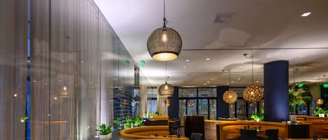 供應早餐、午餐和晚餐,法國料理