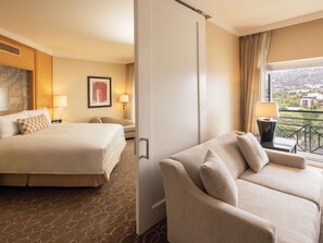 Suite, 1 kingsize-seng (Hollywood Hills View) | Sengetøy av topp kvalitet, dundyner, minibar og safe på rommet