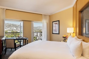 1 bedroom, premium bedding, down duvets, minibar