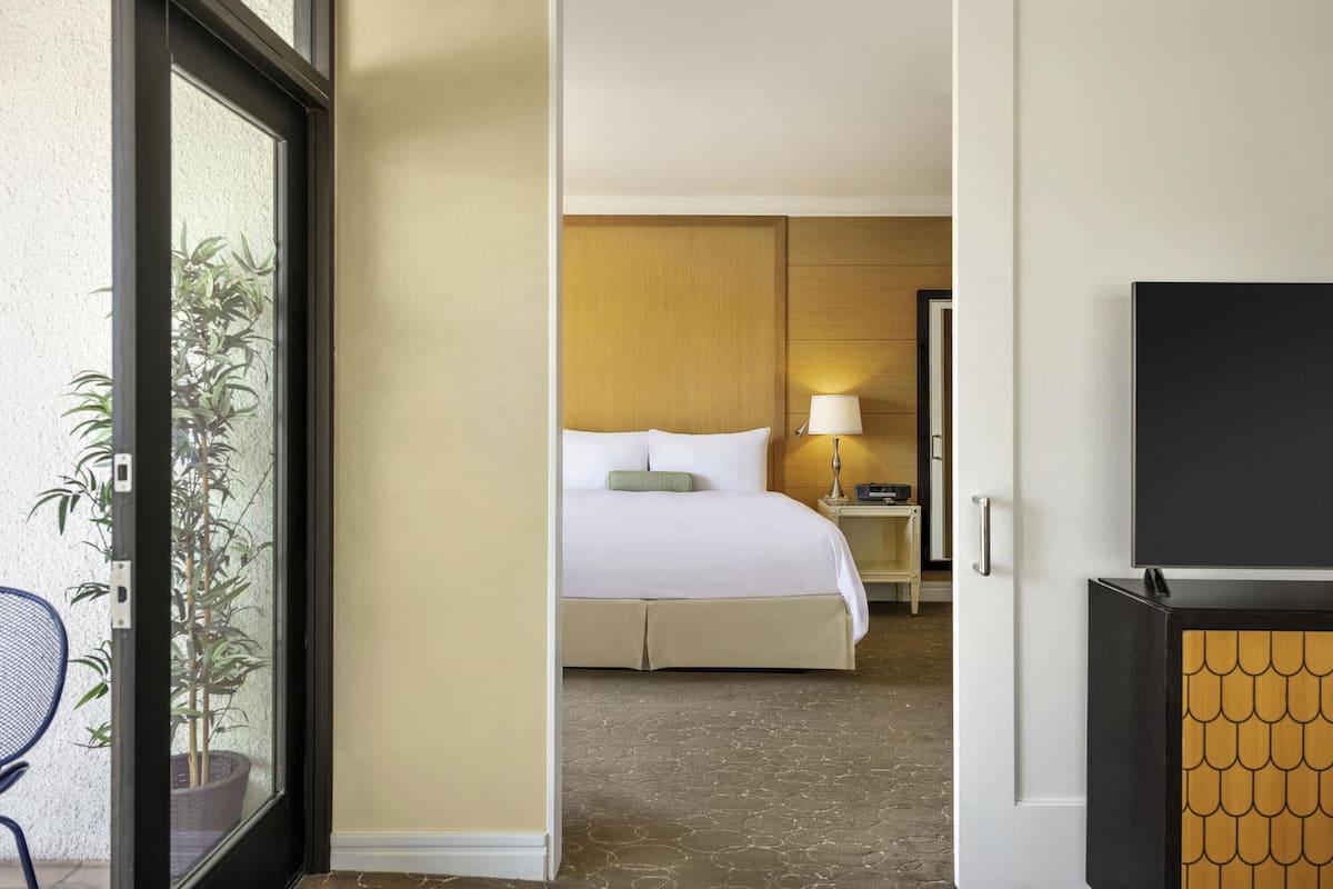 Suite, 1 King Bed (Beverly Boulevard View) | 1 bedroom, premium bedding, down comforters, minibar
