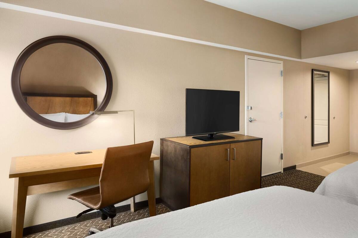 Literie de qualité supérieure, coffres-forts dans les chambres, bureau