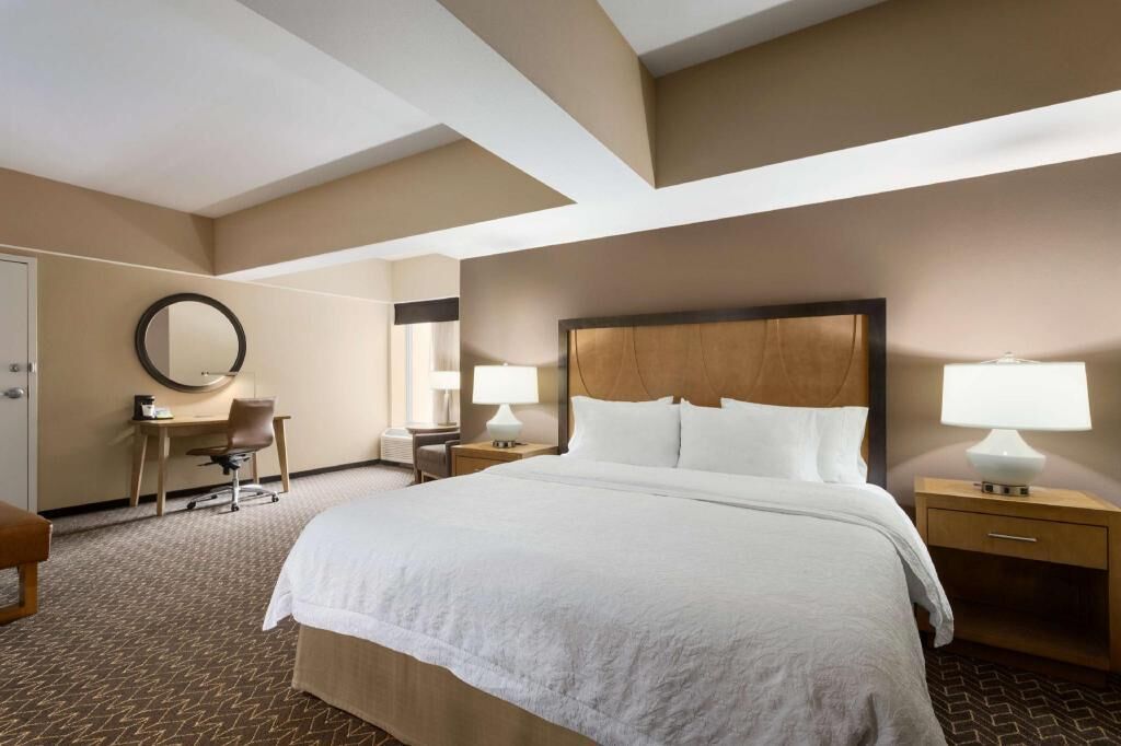 Premium bedding, in-room safe, desk, laptop workspace