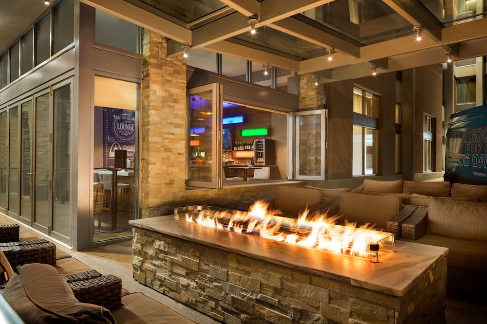 Hampton Inn & Suites Clayton/St. Louis-Galleria Area