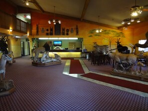 Lobby - King's Inn (Cody)