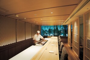 5 restaurants, breakfast, lunch, dinner served; French cuisine