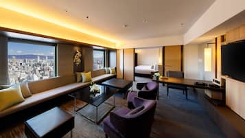 Caja de seguridad en la habitación y cortinas blackout