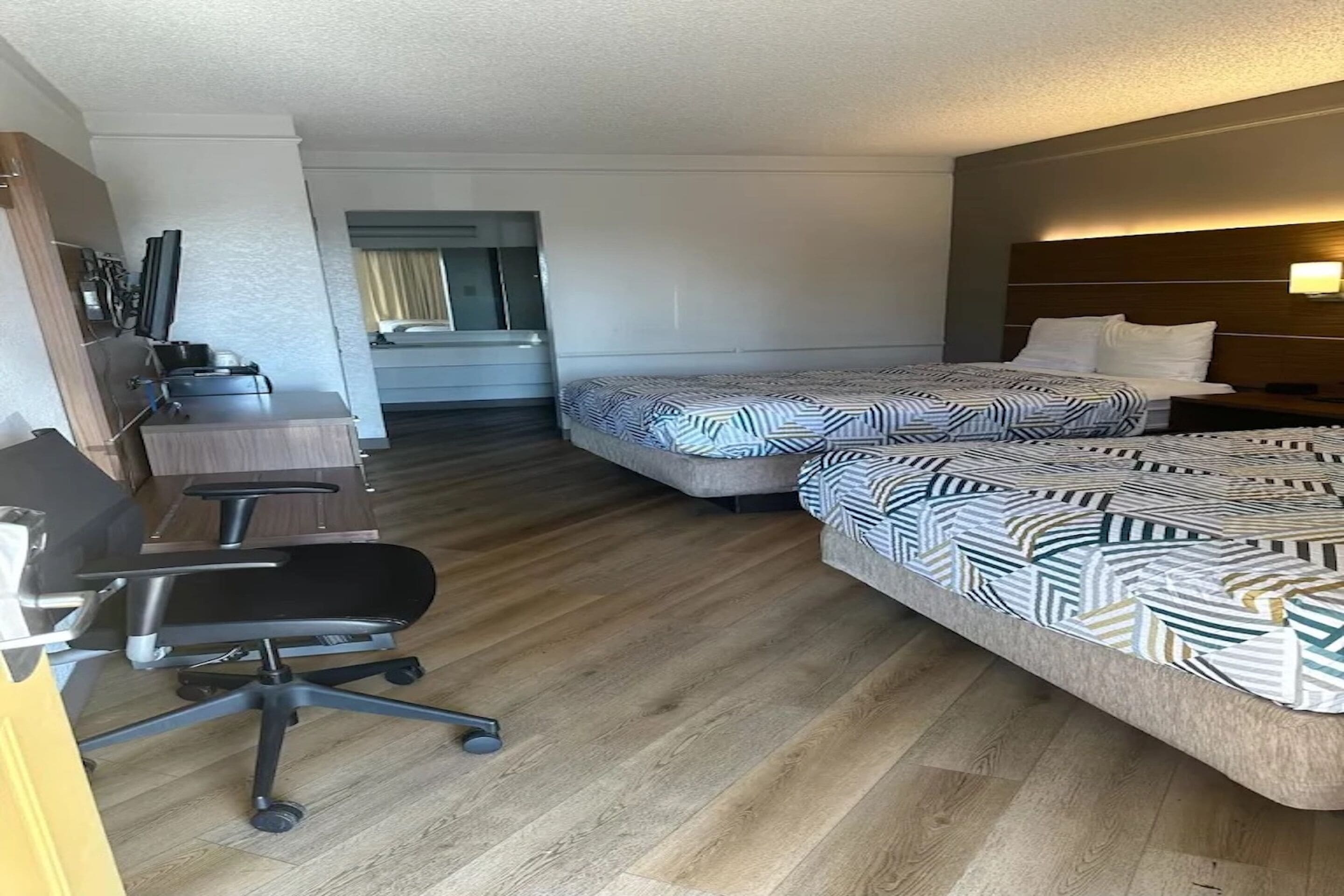 Ropa de cama de alta calidad y escritorio 