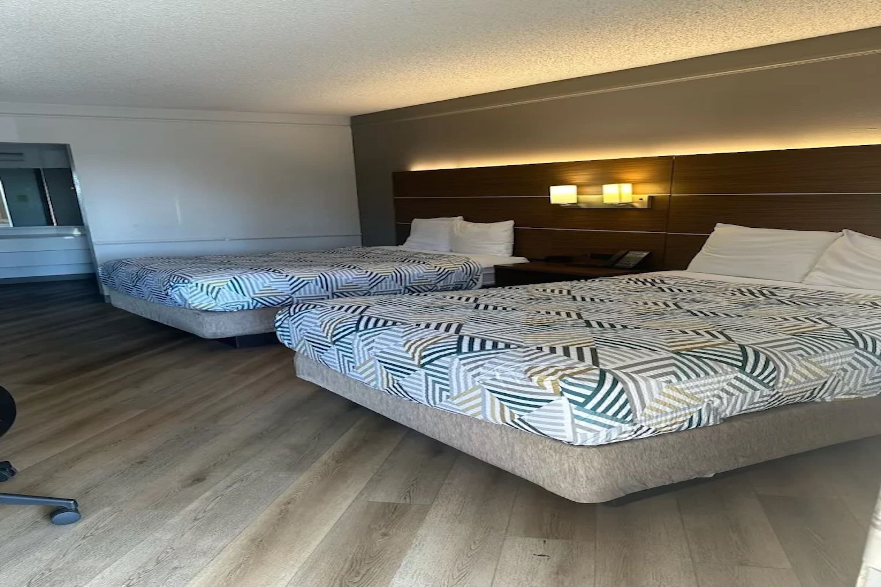 Ropa de cama de alta calidad y escritorio 