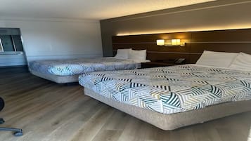 Premium bedding, desk, iron/ironing board, free WiFi