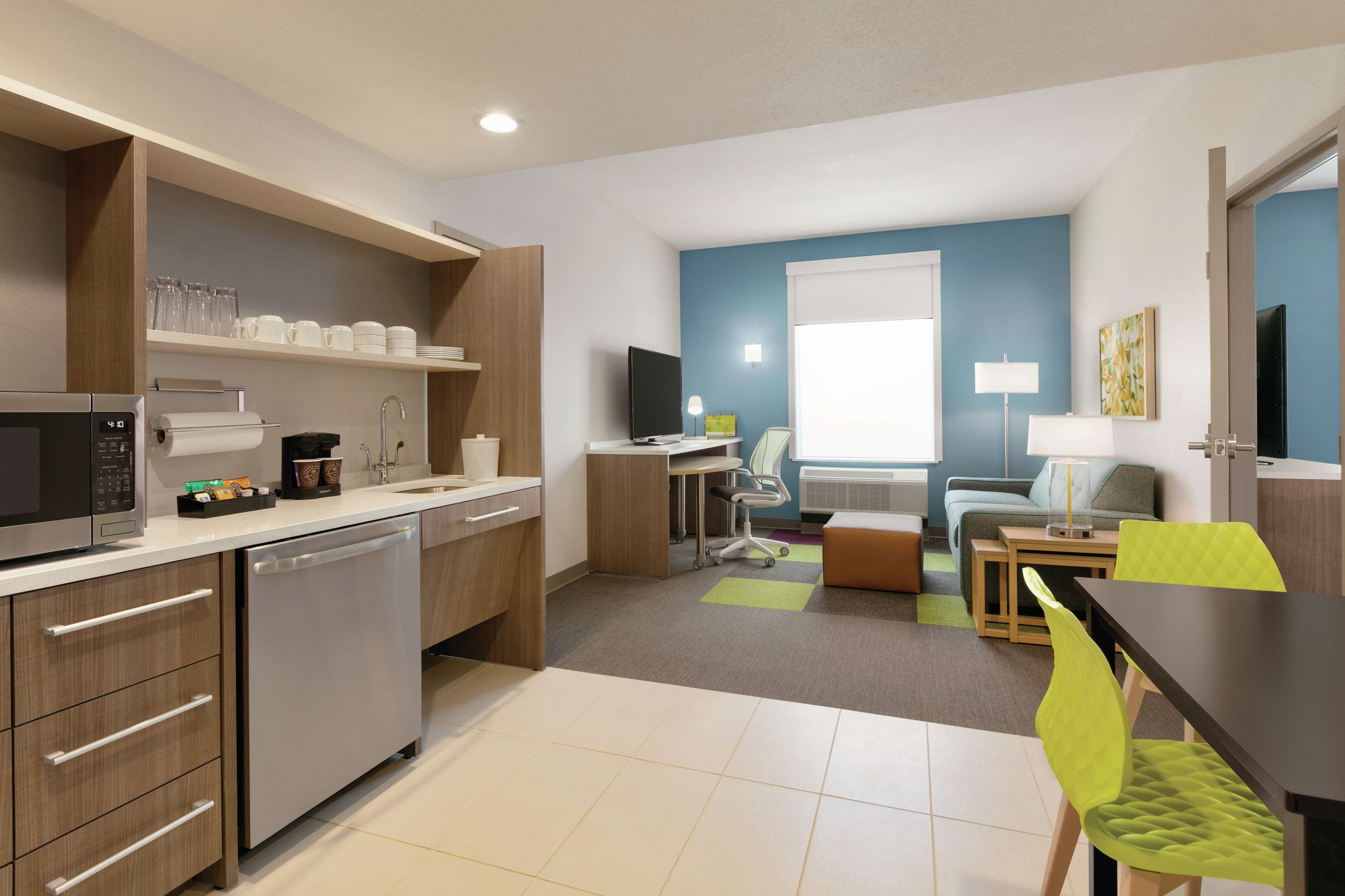 suite, 1 queen bed, accessible (mobility & hearing, roll-in shower) | desk, laptop workspace, blackout curtains, free cots/infant beds
