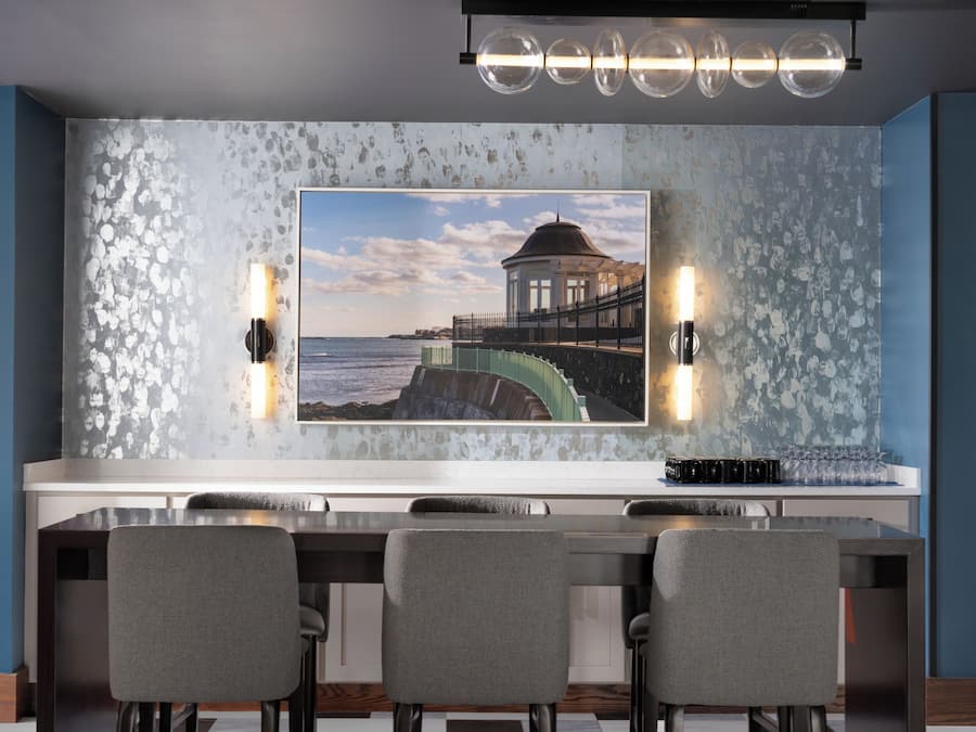 Déjeuner et dîner servis sur place