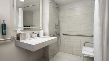 Articles de tocador gratuïts, assecador de cabells i tovalloles