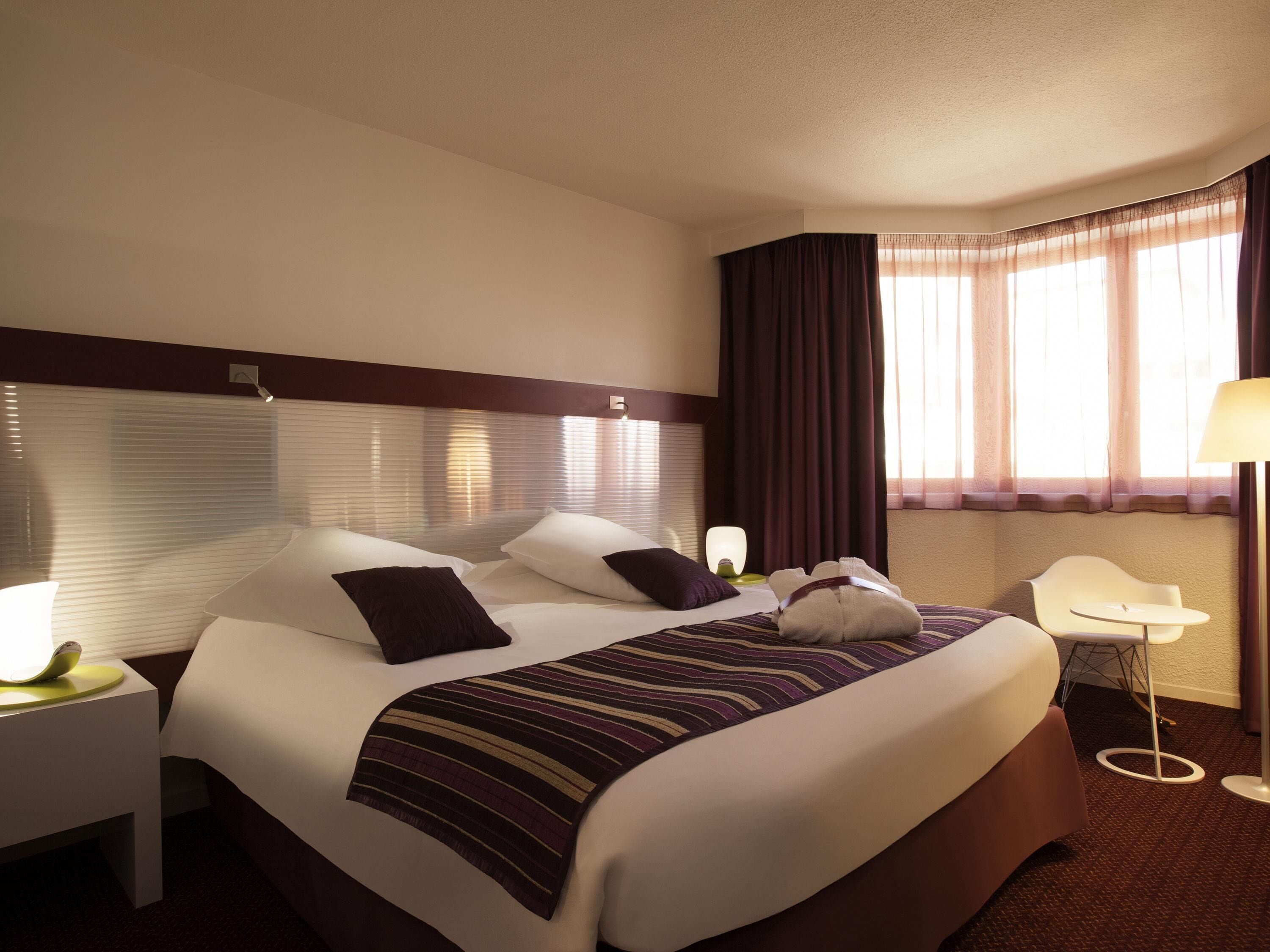 Privilege, Room, 1 Double Bed | Premium bedding, in-room safe, desk, blackout curtains