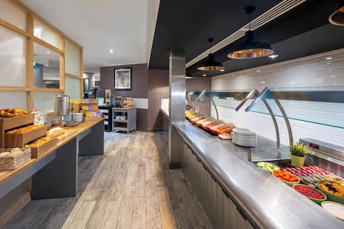 Holiday Inn Reading South M4 Jct11 by IHG