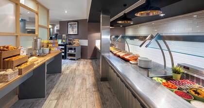 Holiday Inn Reading South M4 Jct11 by IHG