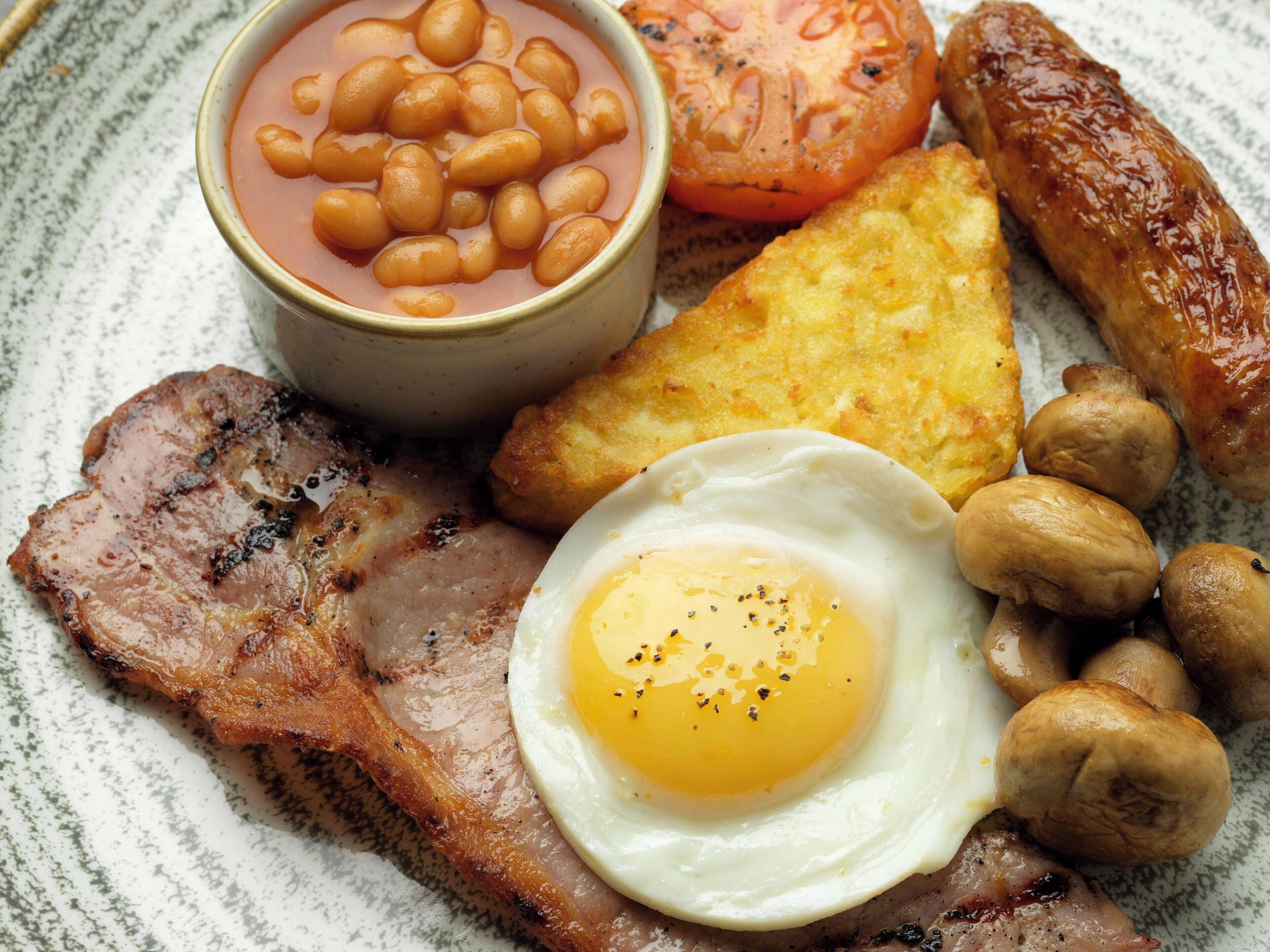 daily full breakfast (gbp 16.95 per person)