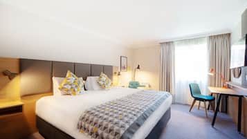 Hypo-allergenic bedding, in-room safe, desk, laptop workspace