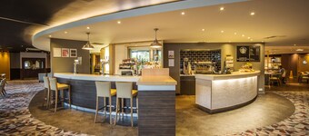 Holiday Inn Reading South M4 Jct11 by IHG