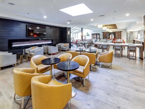 Bar (on property) - Hilton Chicago/Oak Lawn (Oak Lawn)