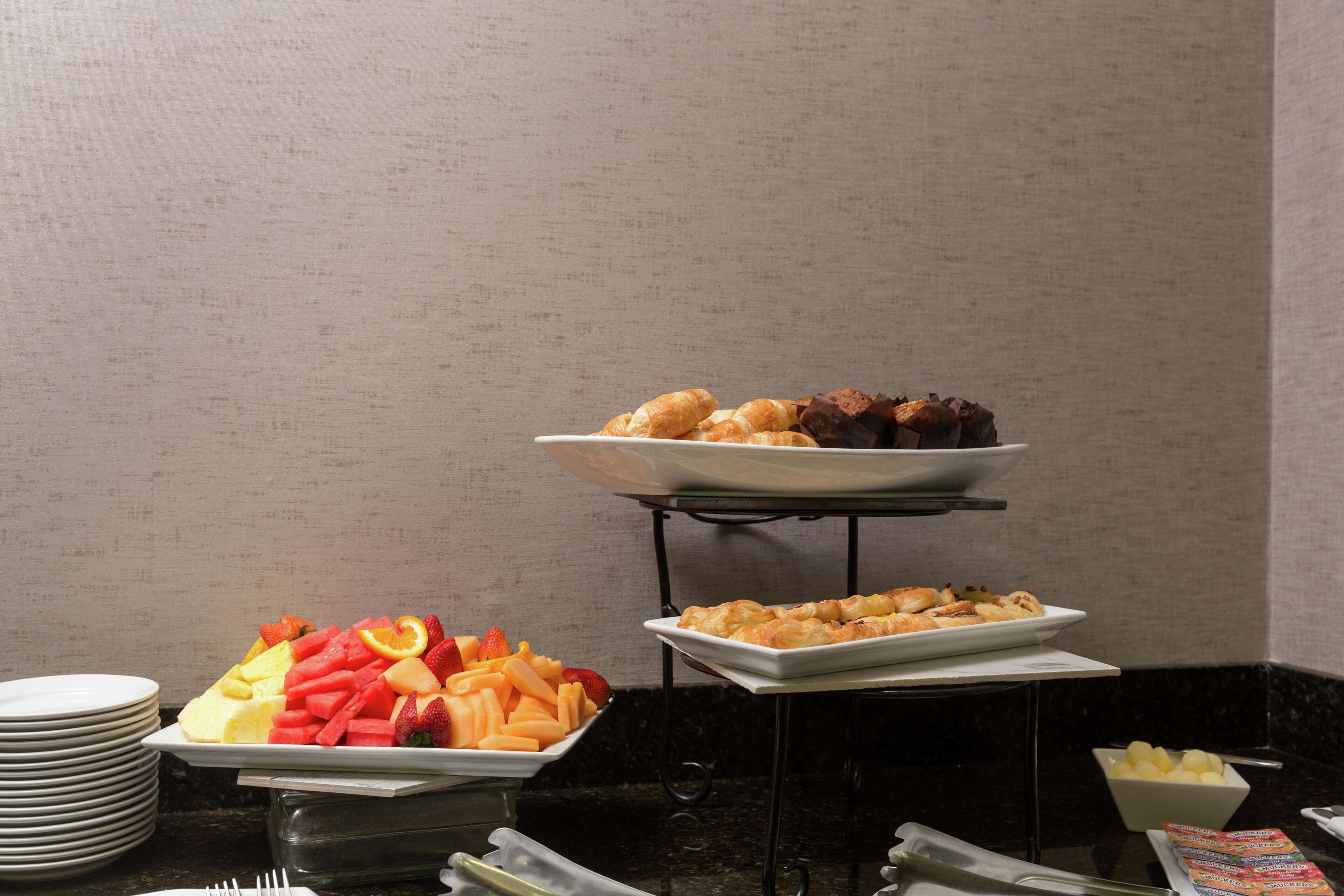 breakfast (usd 17 per person)