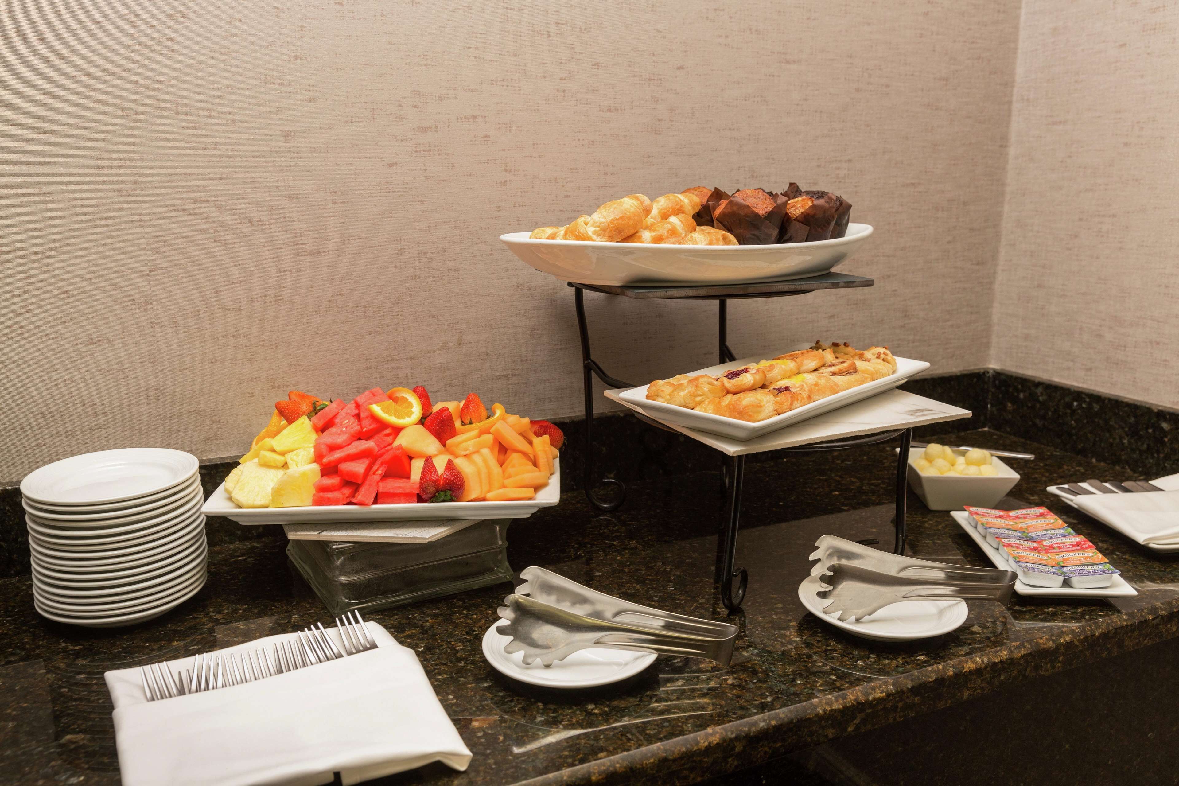 breakfast (usd 17 per person)