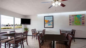 Frokost på farten er inkludert hver dag