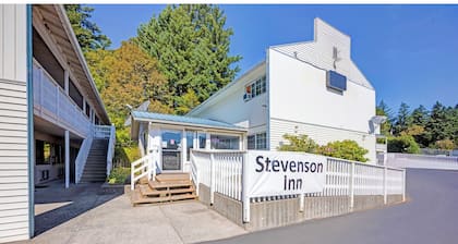 Capital O Stevenson Inn Riverside