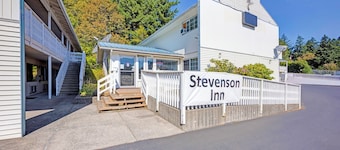 Capital O Stevenson Inn Riverside