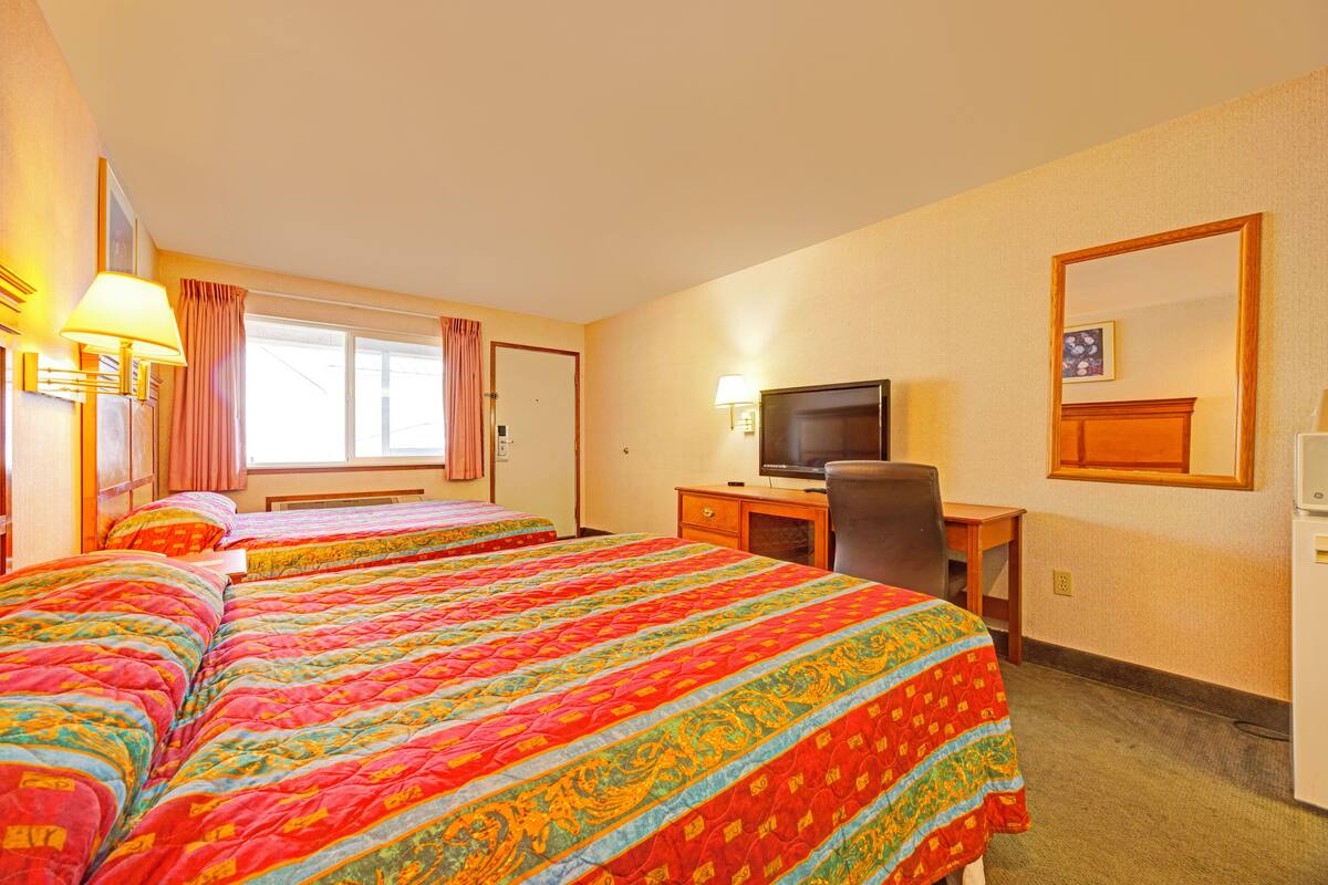 Desk, iron/ironing board (on request), free WiFi, bed sheets