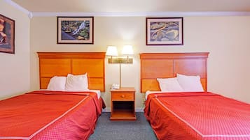 2 Full Beds Non-Smoking | Een bureau, een strijkplank/strijkijzer, gratis wifi, beddengoed