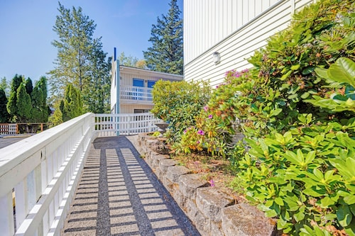 Capital O Stevenson Inn Riverside