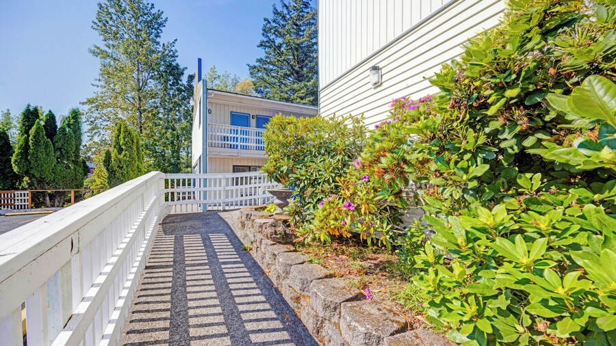 Capital O Stevenson Inn Riverside