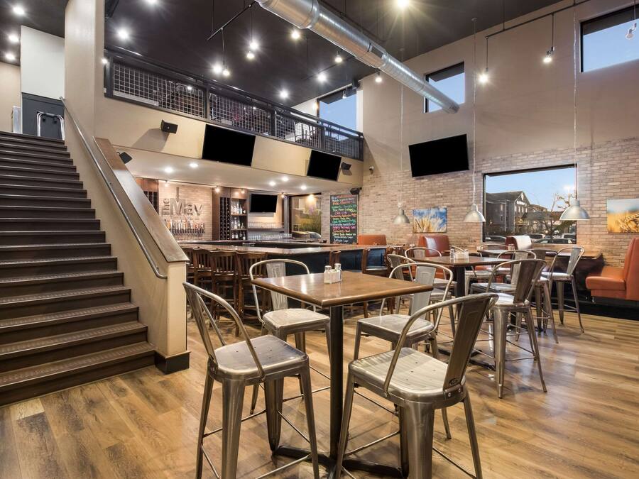 Breakfast, lunch and dinner served