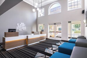 Exterior - Holiday Inn Hotel & Suites San Mateo-San Francisco SFO by IHG (San Mateo)